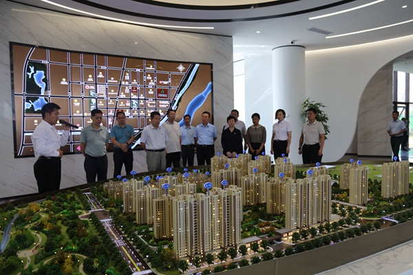 山東三箭集團(tuán)黨委政工例會進(jìn)工地 助推河畔壹品苑項目建設(shè)